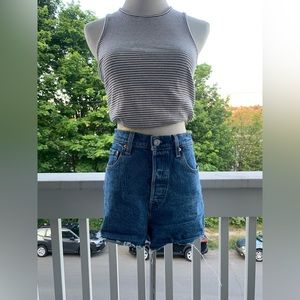 🪻 Like-New Levi’s Ribcage Button-Fly Denim Cuttoff Shorts 😍🪻